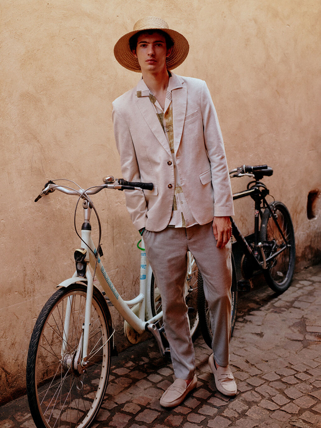 Брюки стандартного кроя из льняной смеси для мужчин