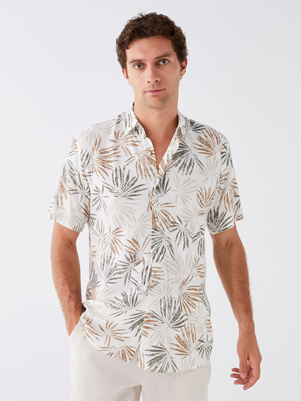 Bej Regular Fit Kısa Kollu Desenli Viskon Erkek Gömlek