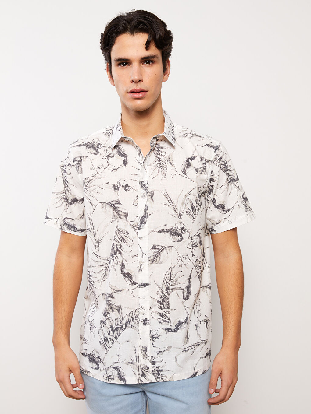 قميص بوبلين منقوش كم قصير بقصة عادية للرجال