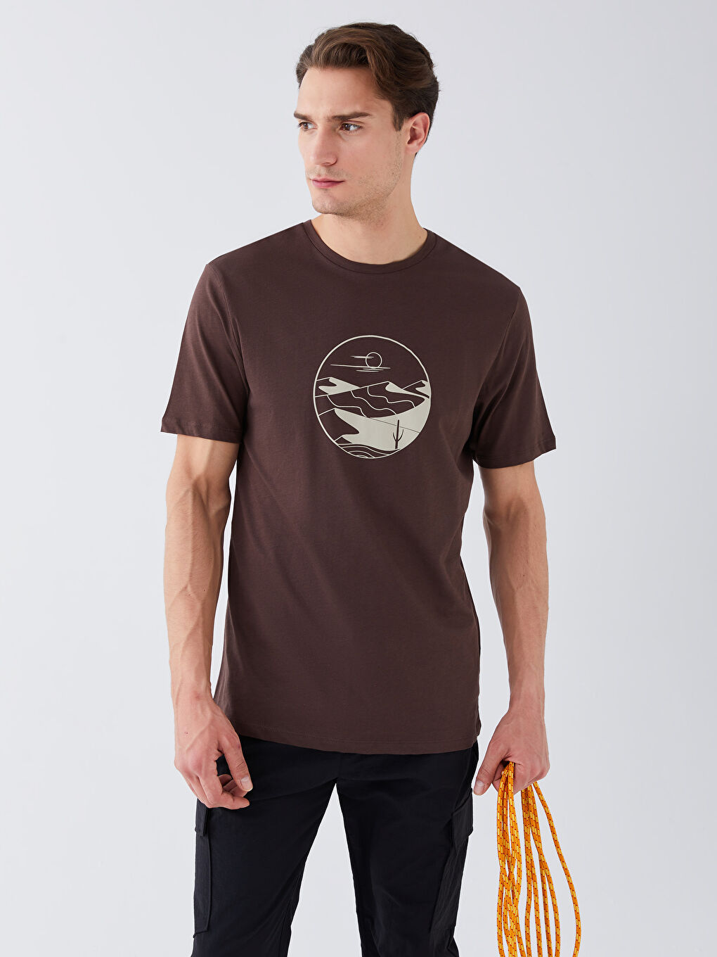 Kahverengi Bisiklet Yaka Kısa Kollu Baskılı Erkek Tişört
