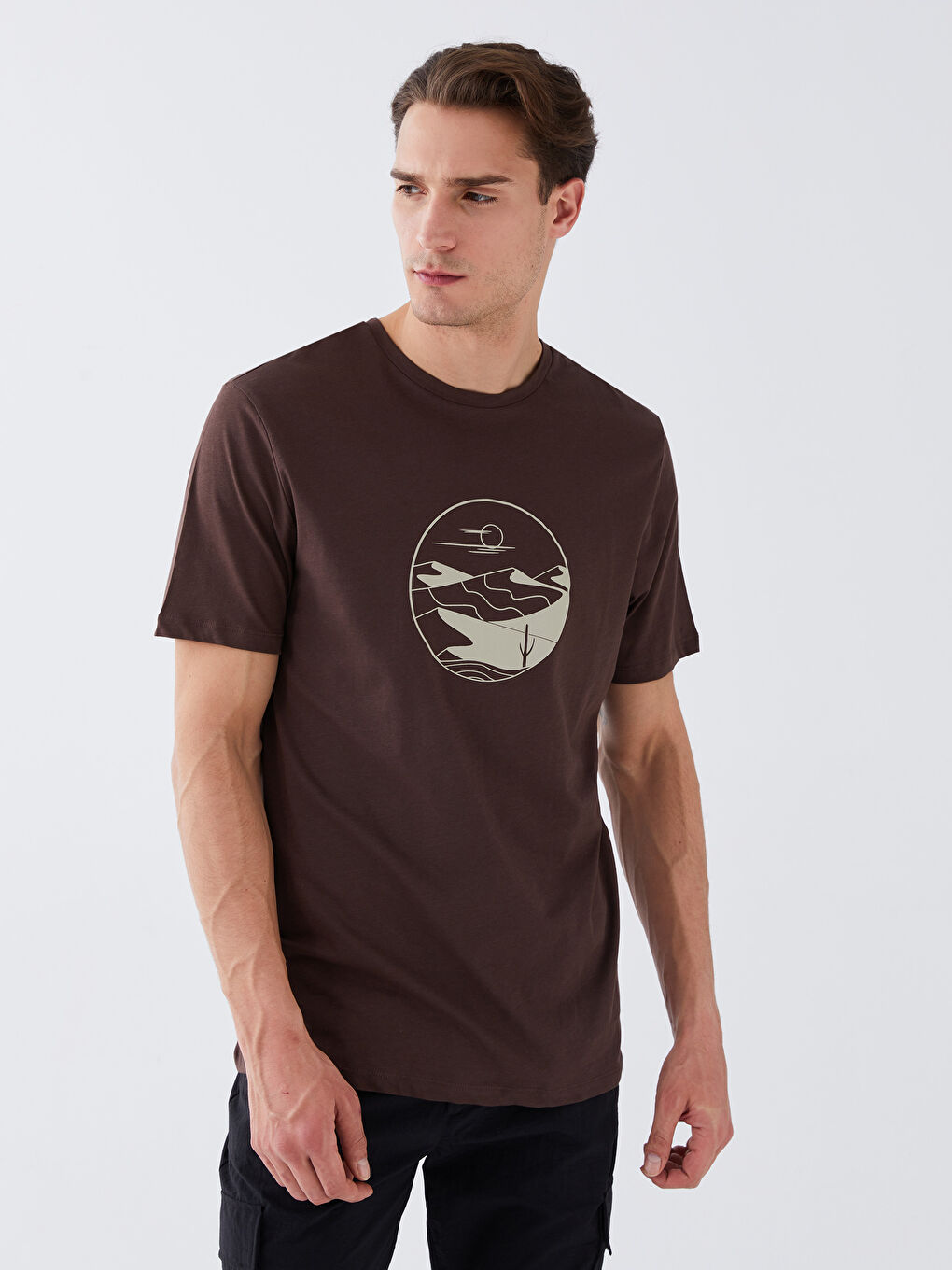 Kahverengi Bisiklet Yaka Kısa Kollu Baskılı Erkek Tişört-1