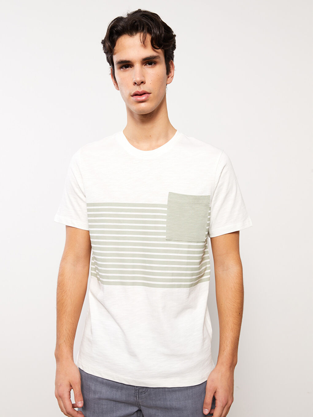 T-shirt en Jersey Rayé à Manches Courtes et Col Rond pour Hommes-2