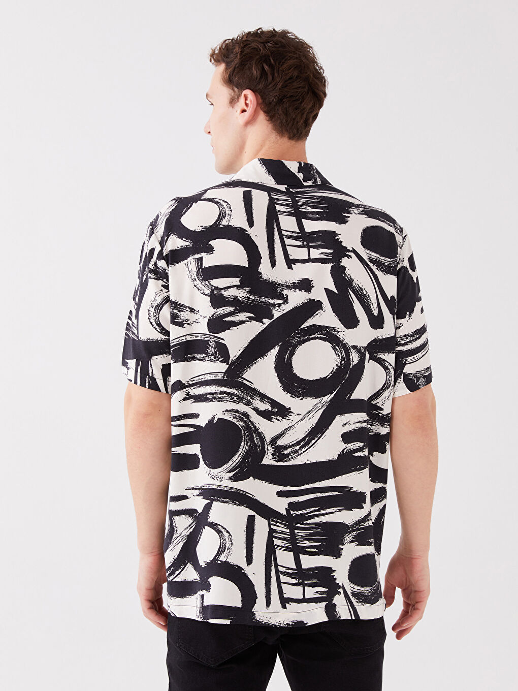 Siyah Regular Fit Kısa Kollu Desenli Viskon Erkek Gömlek-4