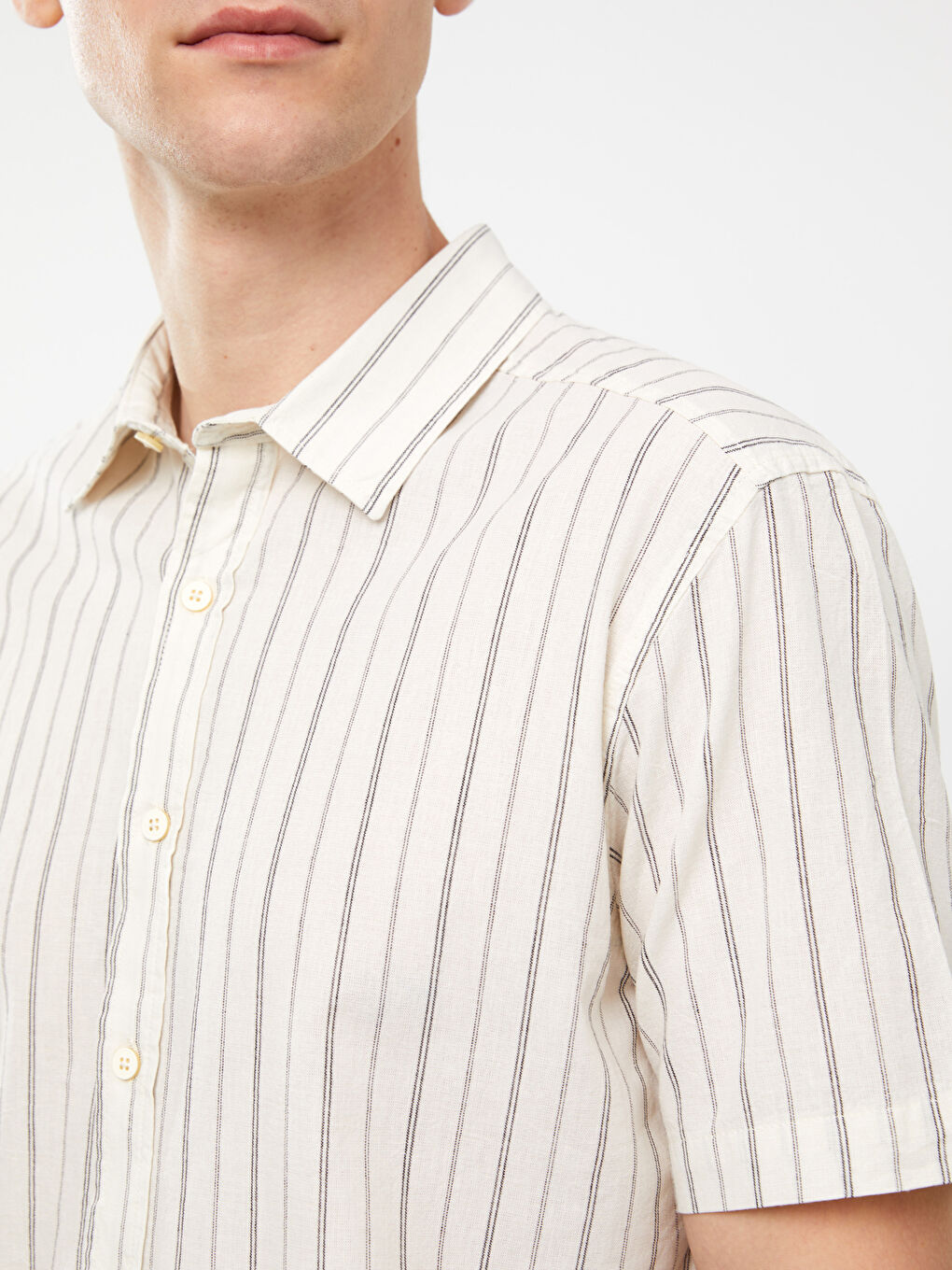 Siyah Regular Fit Kısa Kollu Çizgili Keten Karışımlı Erkek Gömlek-3