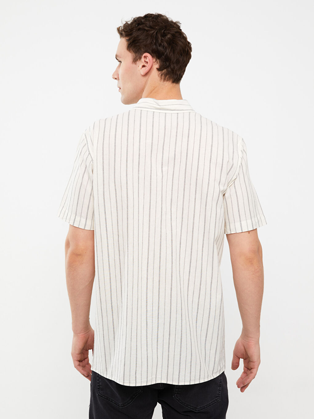 Siyah Regular Fit Kısa Kollu Çizgili Keten Karışımlı Erkek Gömlek-4