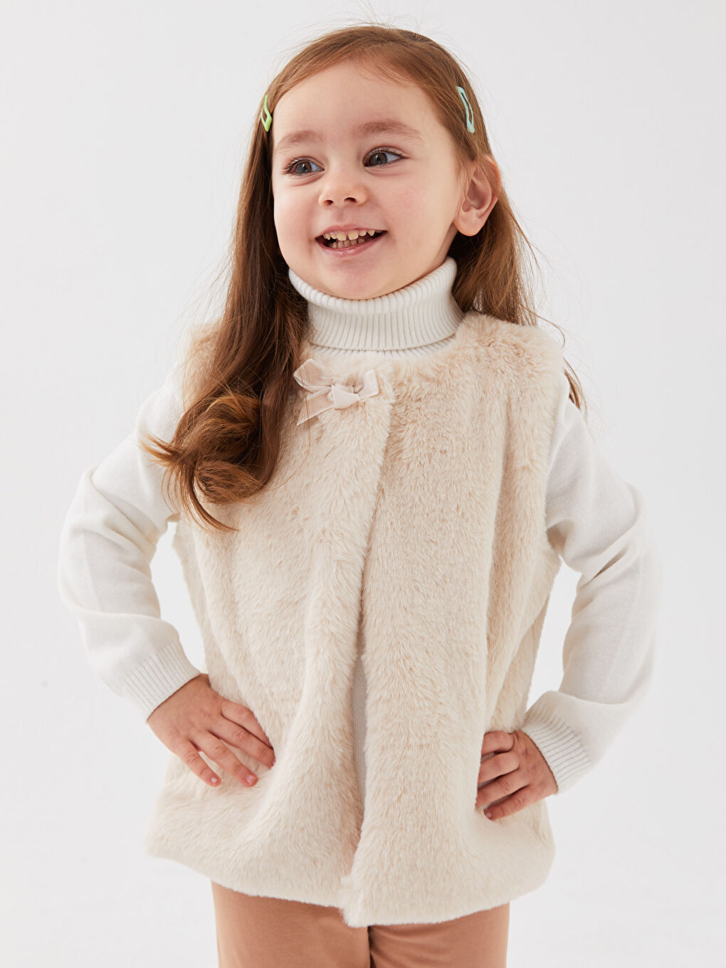 Дөңгелек жағалы үлпілдек қыз бала жилеті-1