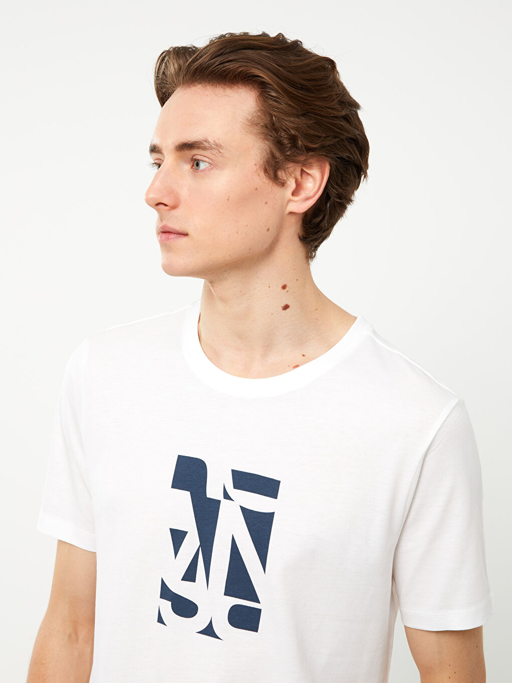 Beyaz Bisiklet Yaka Kısa Kollu Baskılı Penye Erkek Tişört-1