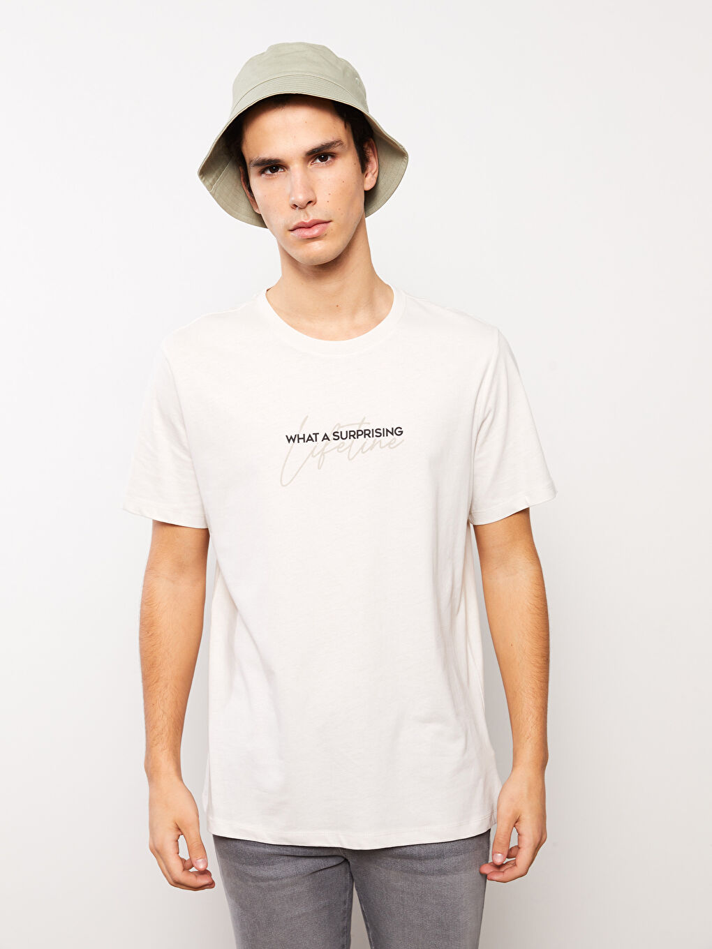 Bej Bisiklet Yaka Kısa Kollu Baskılı Erkek Tişört-1