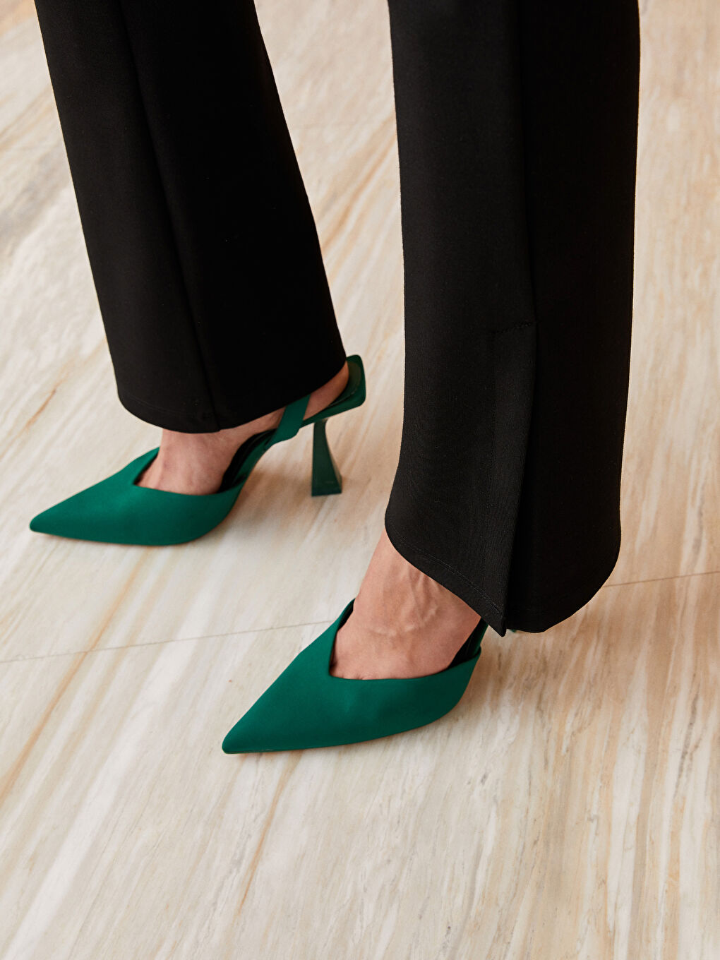 Siyah Yüksek Bel İspanyol Paça Kadın Pantolon-2