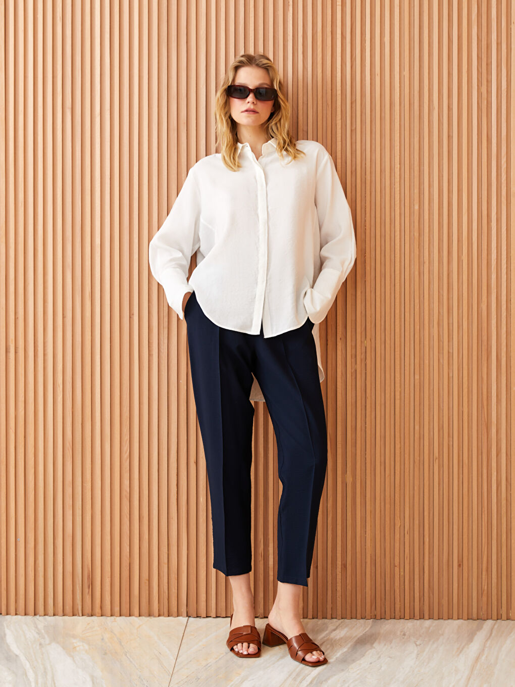 Elastic Waist Comfortable Fit Pocket Detailed Women's Trousers