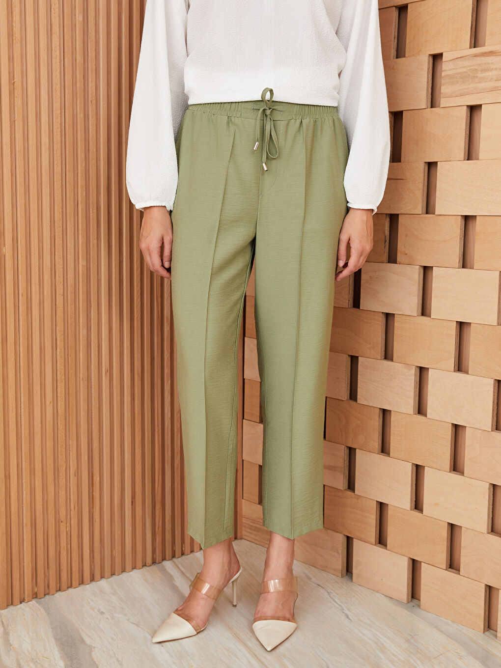 بنطلون للسيدات بخصر مرن ومريح بتفاصيل جيوب-3