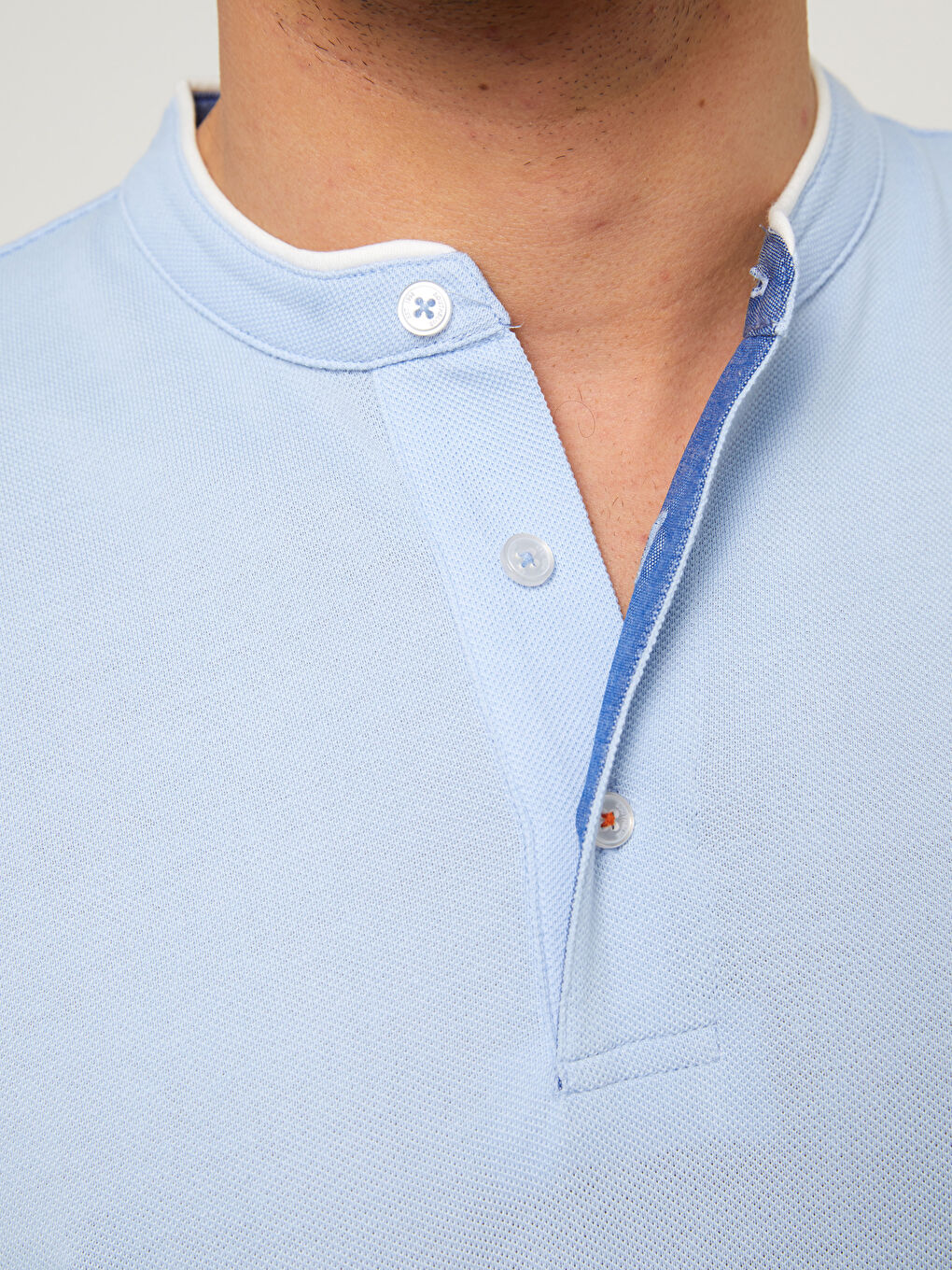 Tricou cu Guler de Judecător și Mânecă Scurtă pentru Bărbați-3