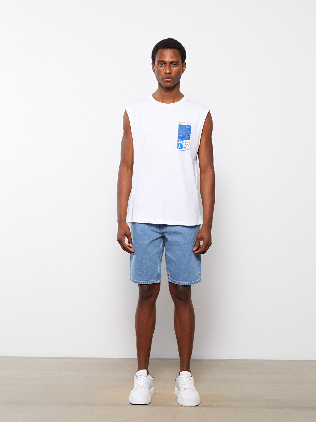 Beyaz Bisiklet Yaka Baskılı Penye Erkek Kolsuz Tişört-2