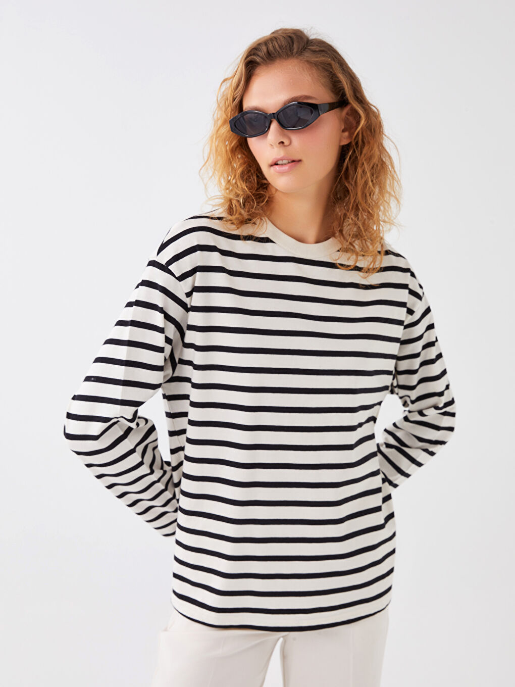 Siyah Bisiklet Yaka Çizgili Uzun Kollu Kadın Tişört