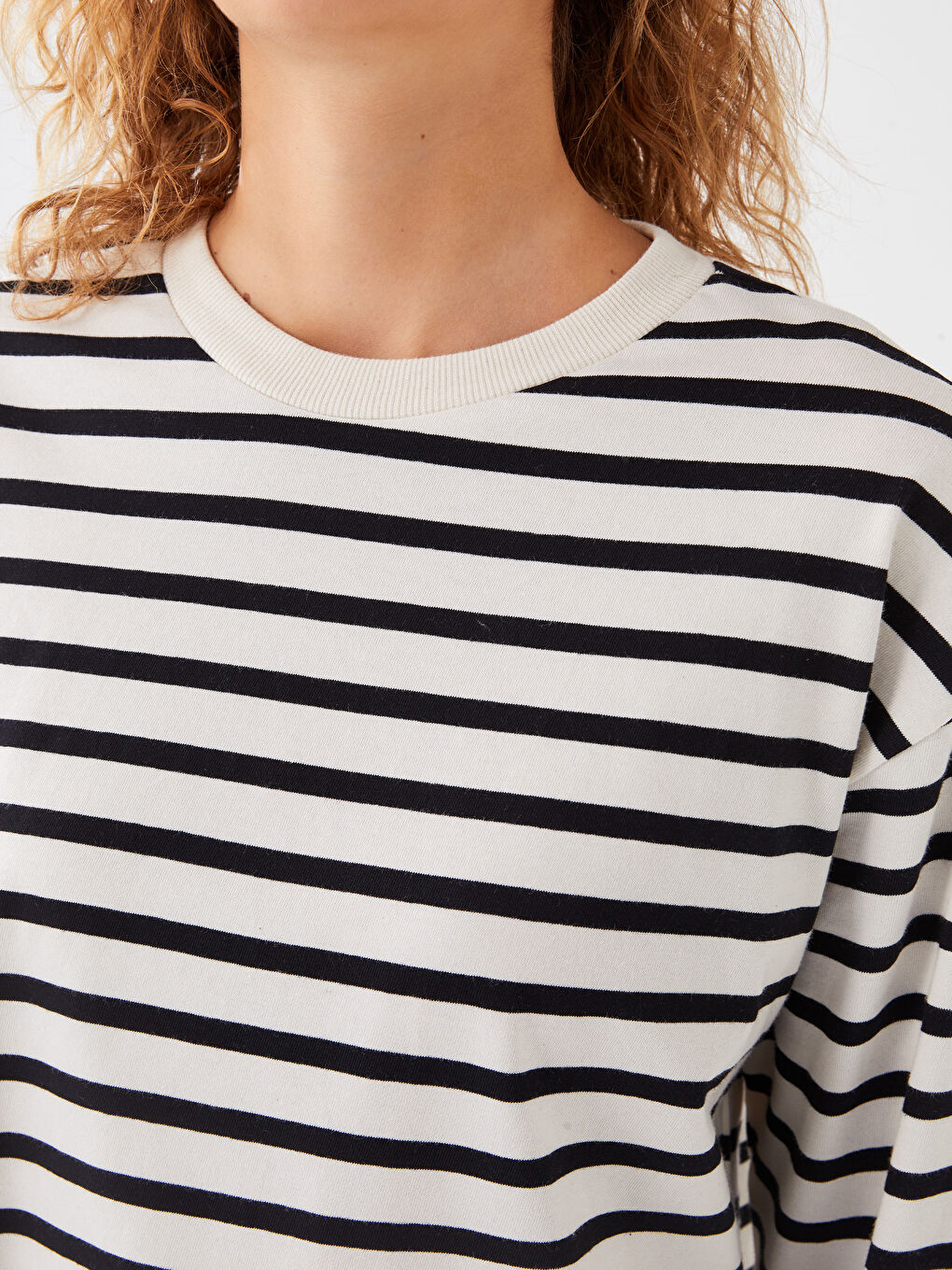 Siyah Bisiklet Yaka Çizgili Uzun Kollu Kadın Tişört-3