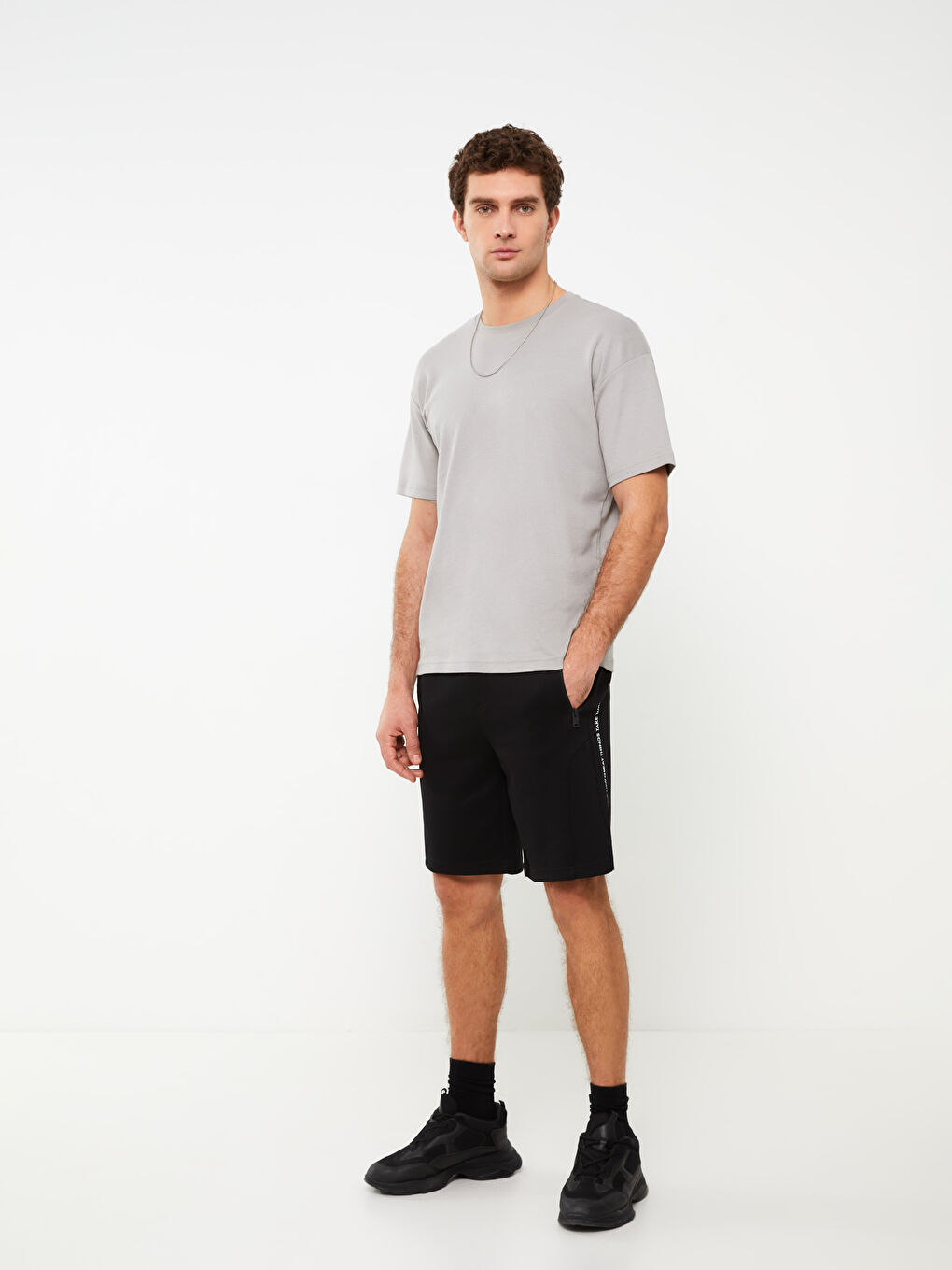 Siyah Slim Fit Erkek Bermuda Şort-1