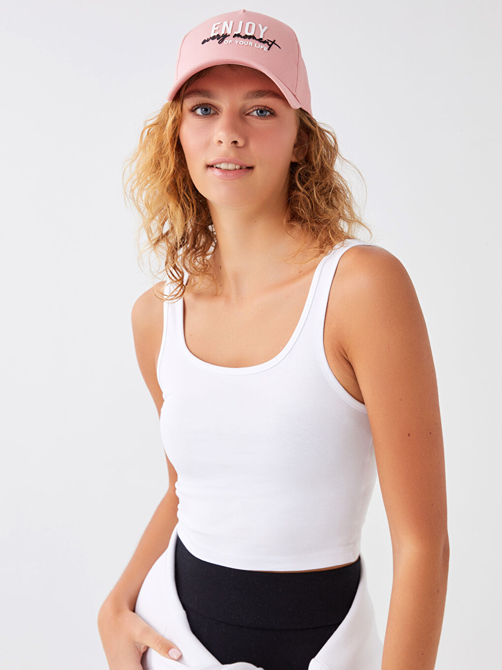 Beyaz U Yaka Askılı Kadın Crop-1