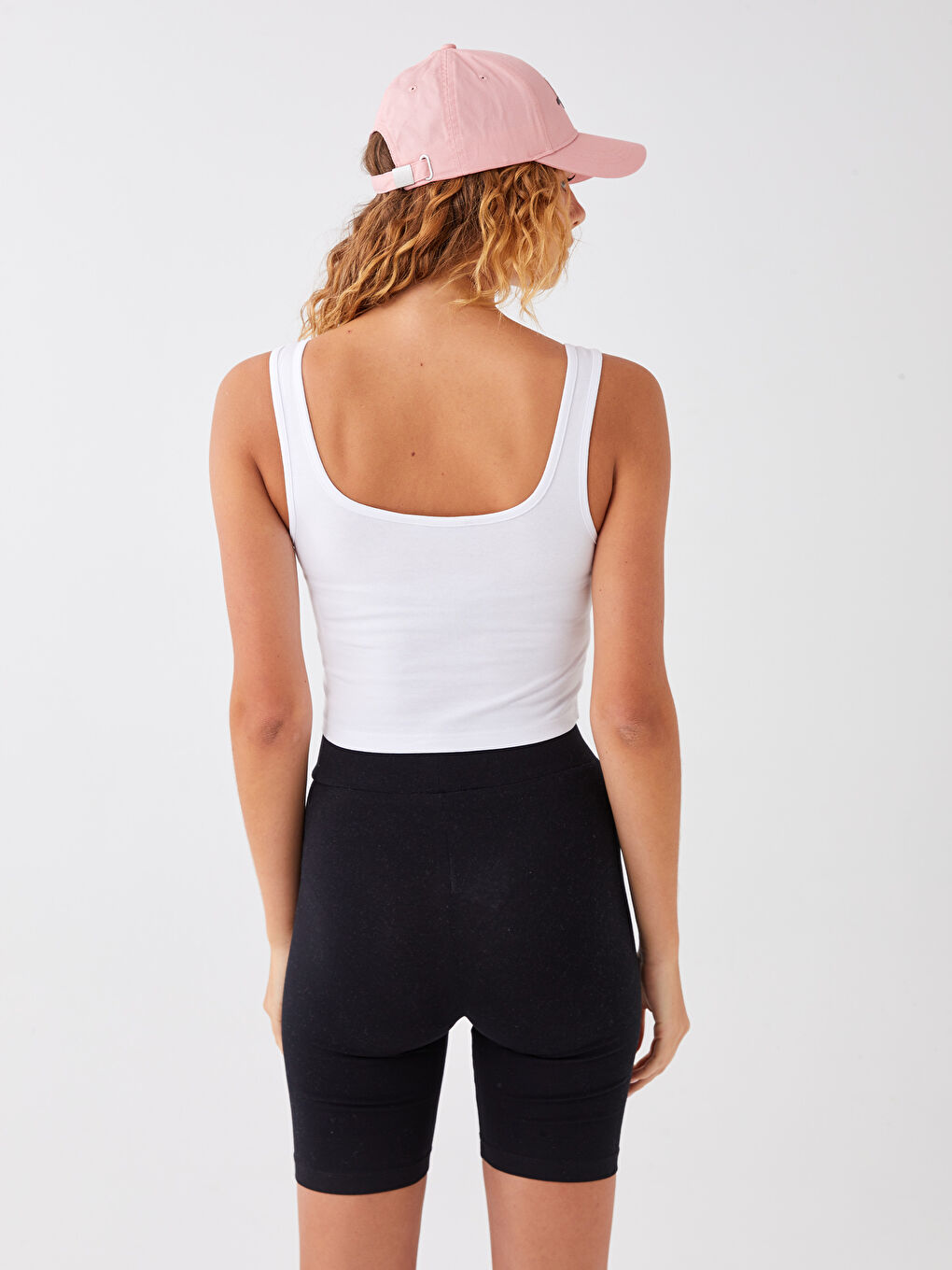 Beyaz U Yaka Askılı Kadın Crop-4