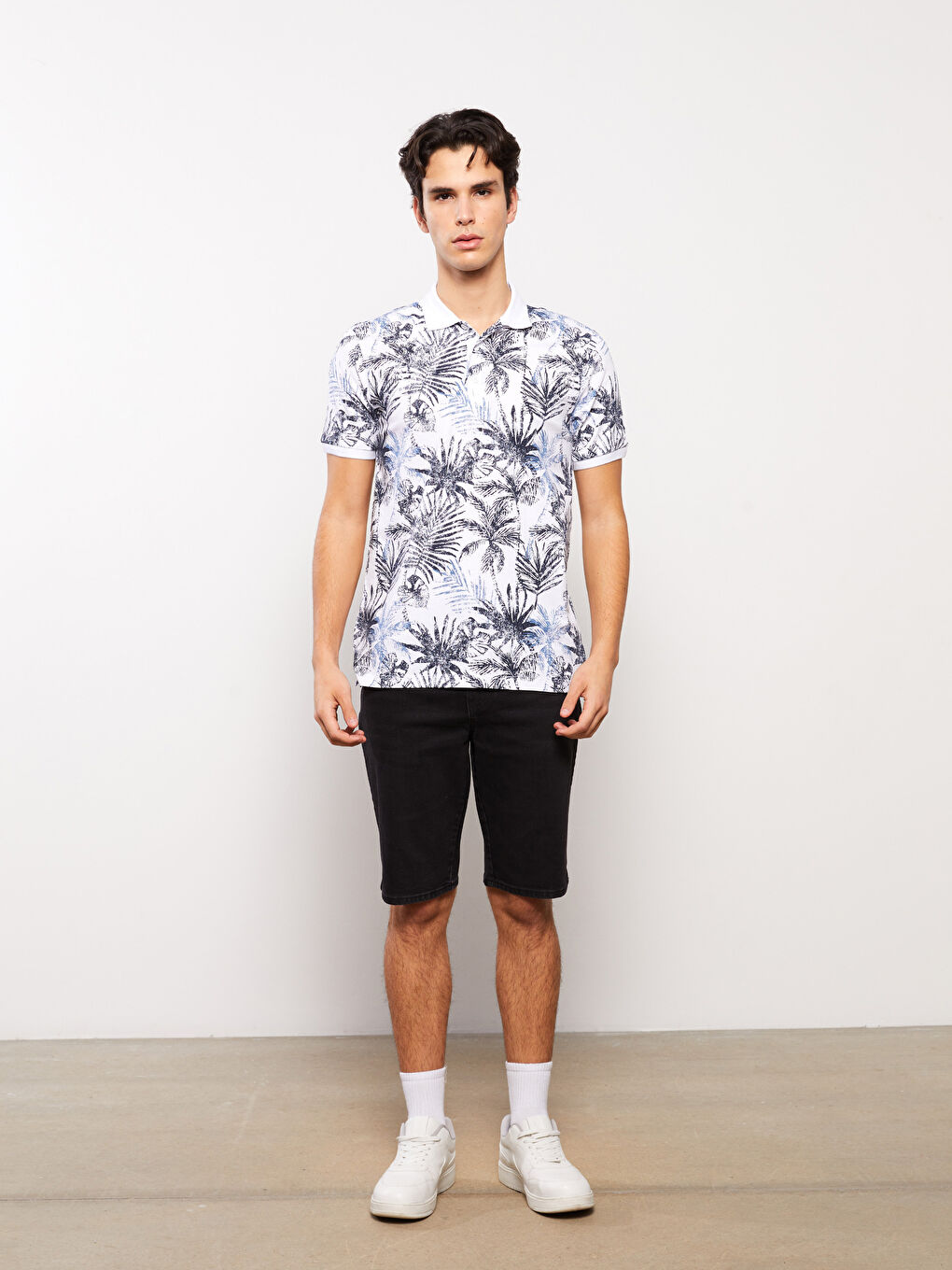 Ерлерге арналған поло жағалы қысқа жең өрнекті трикотаж футболка-2