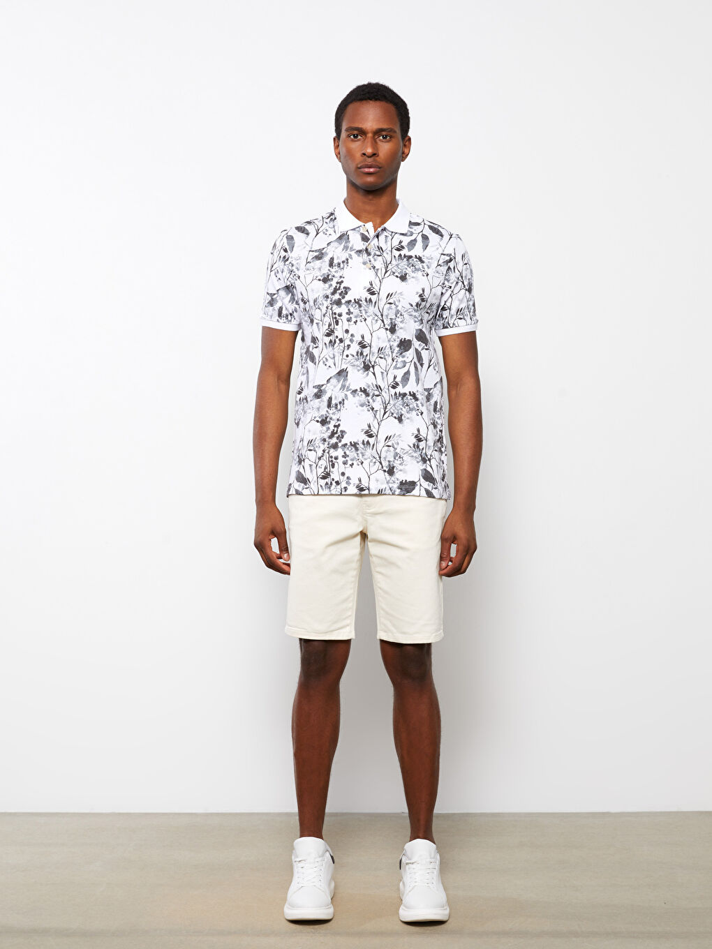 Beyaz Polo Yaka Kısa Kollu Desenli Penye Erkek Tişört-2