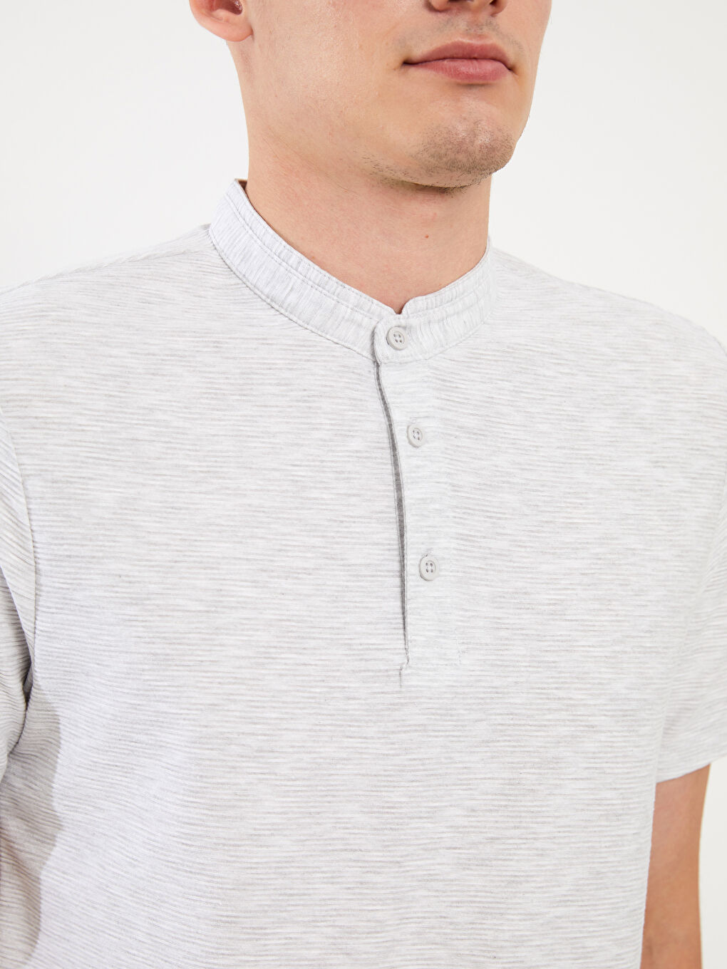 Gri Hakim Yaka Kısa Kollu Penye Erkek Tişört-3