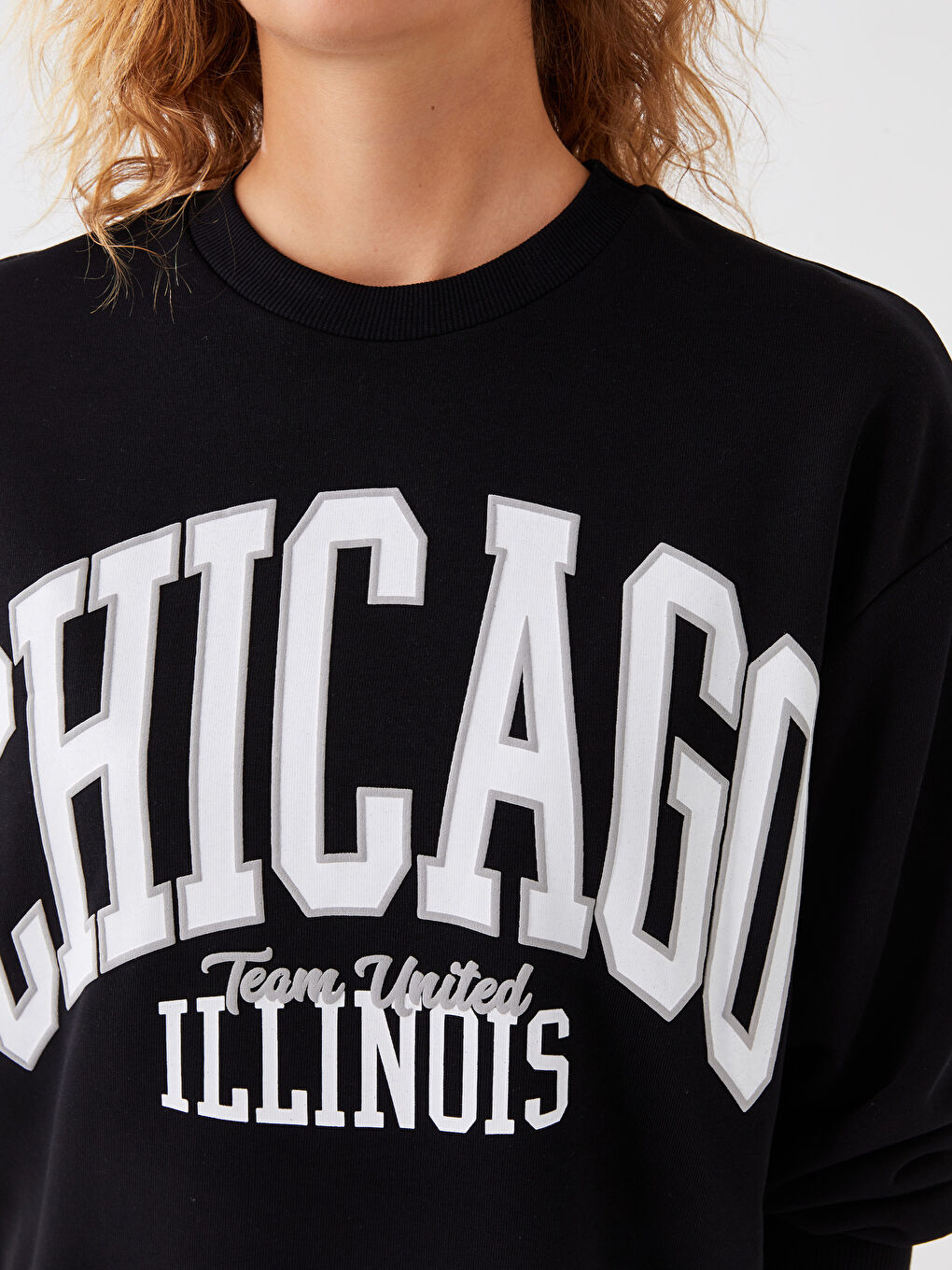 Siyah Bisiklet Yaka Baskılı Uzun Kollu Kadın Sweatshirt-3