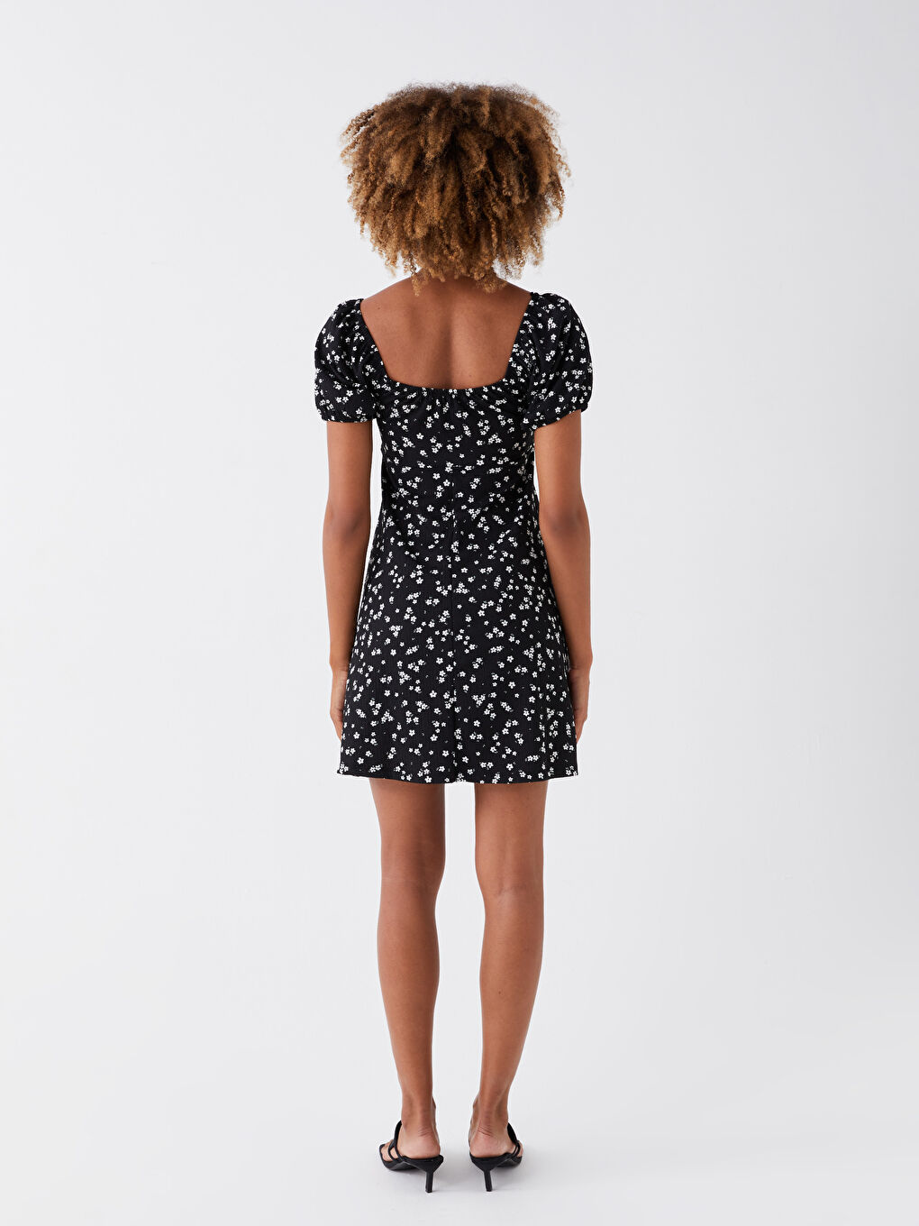 Siyah Kalp Yaka Desenli Kısa Kollu Kadın Elbise-4