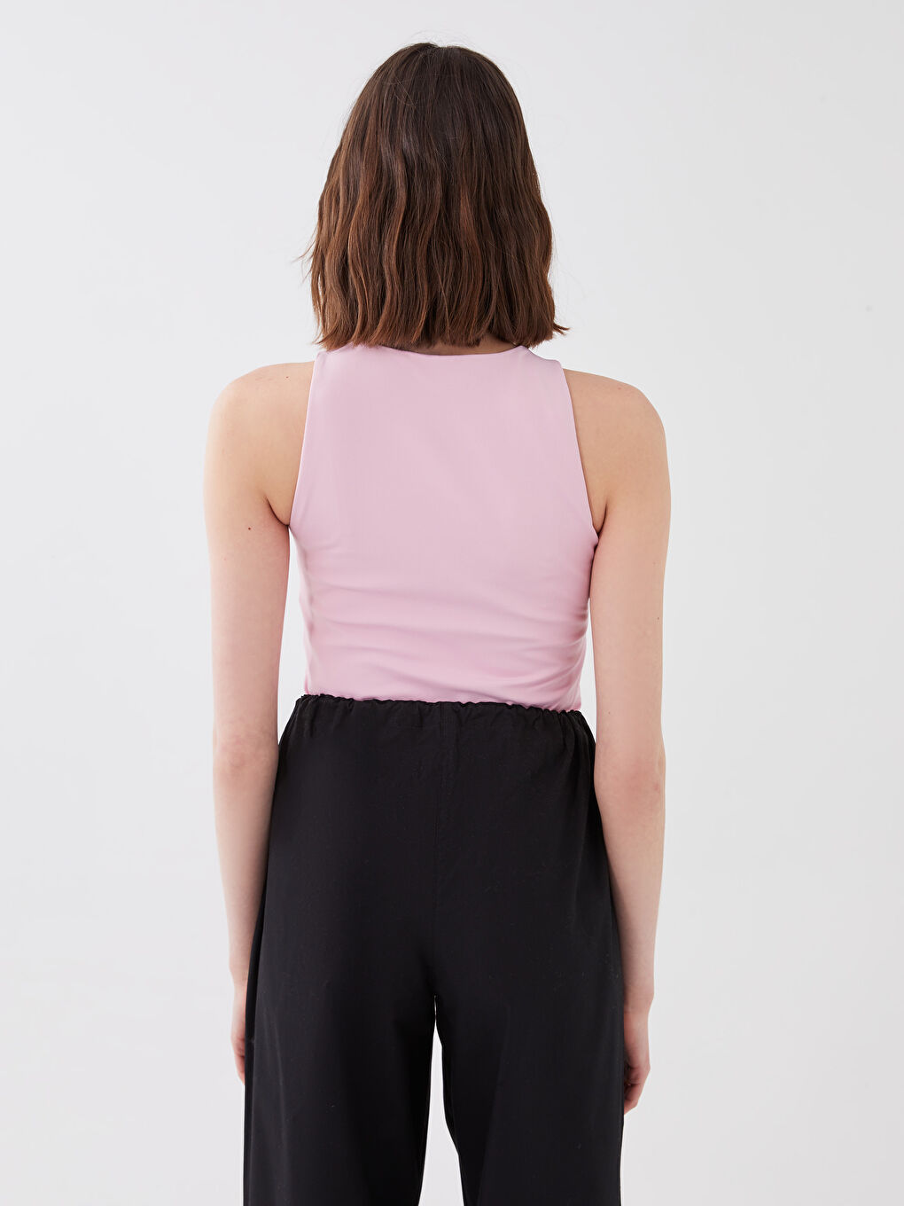 بۆ ژنان یه‌خه‌ خڕ سادە جل و بەرگی جەستە-4