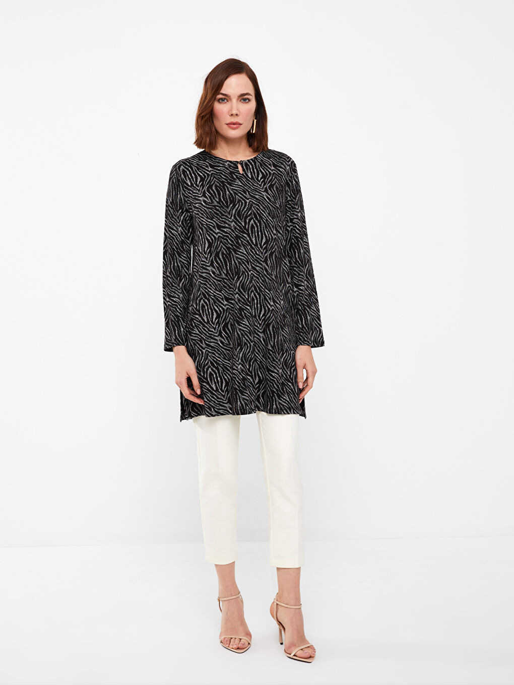 Siyah Bisiklet Yaka Desenli Uzun Kollu Kadın Tunik-1