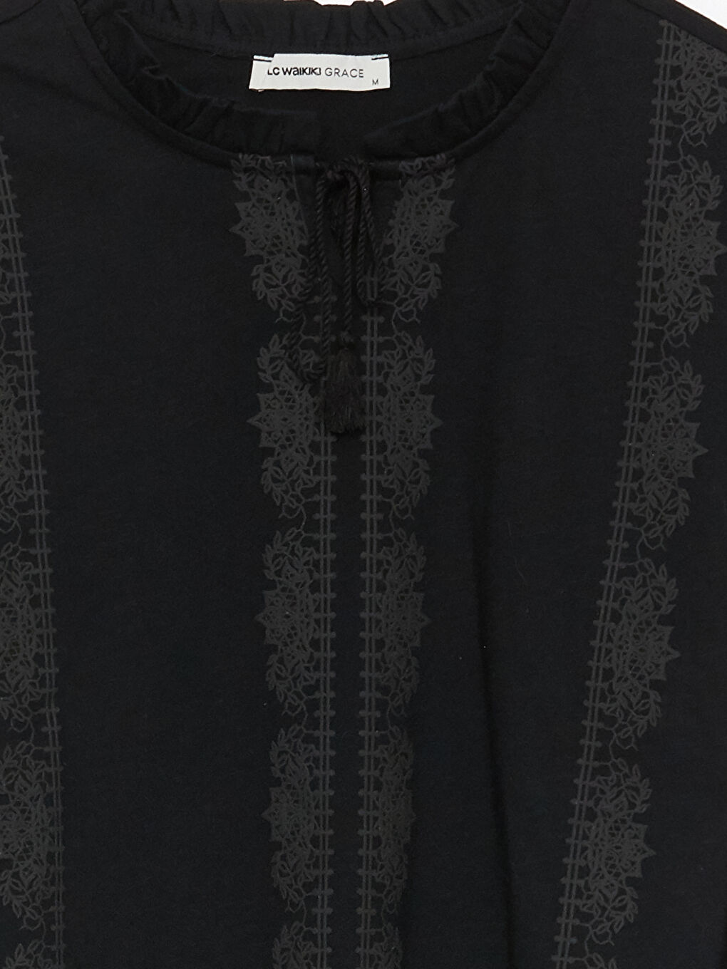 Siyah Bağlamalı Yaka Nakışlı Uzun Kollu Kadın Bluz-7