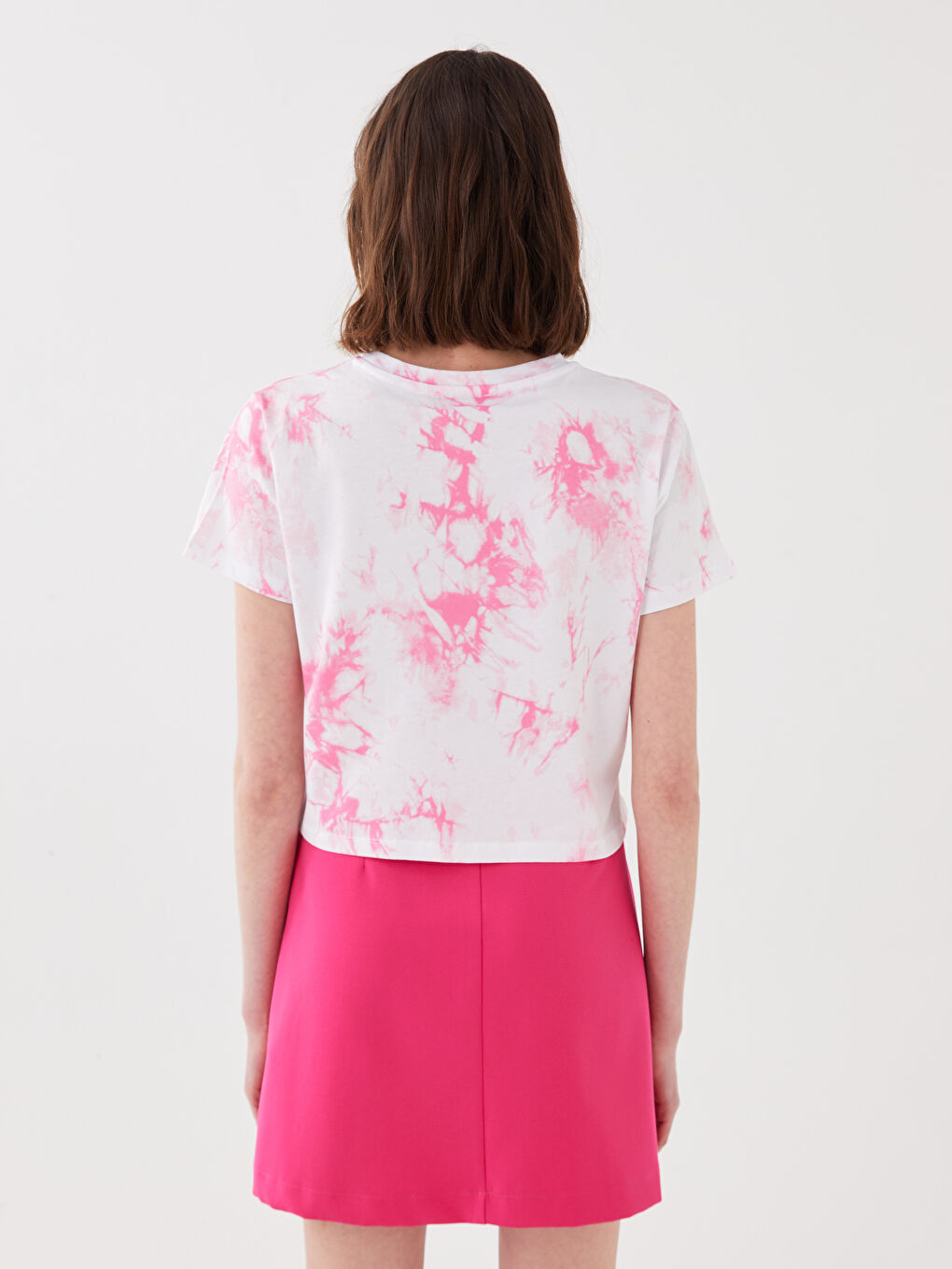 Beyaz Bisiklet Yaka Baskılı Kısa Kollu Kadın Crop-4