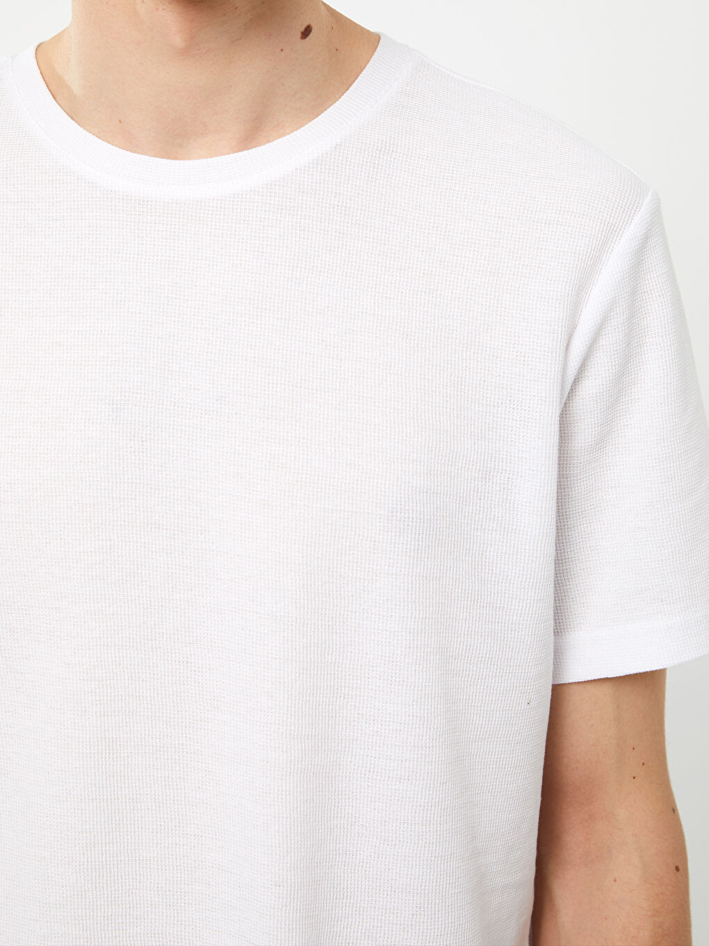 تيشيرت رجالي بياقة دائرية وكم قصير-3