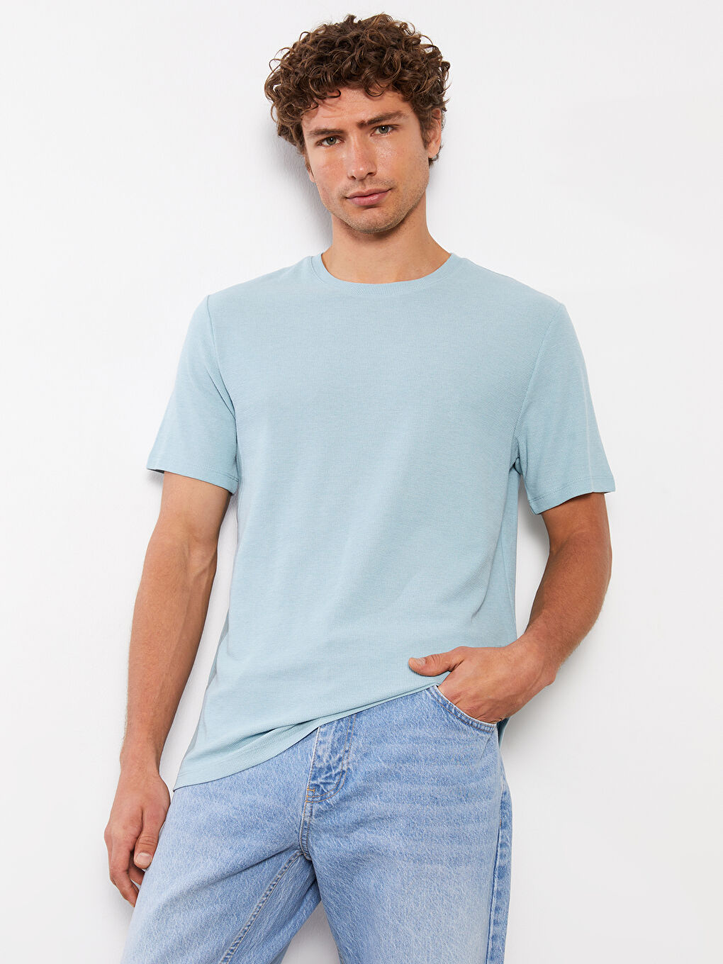 تيشيرت رجالي بياقة دائرية وكم قصير