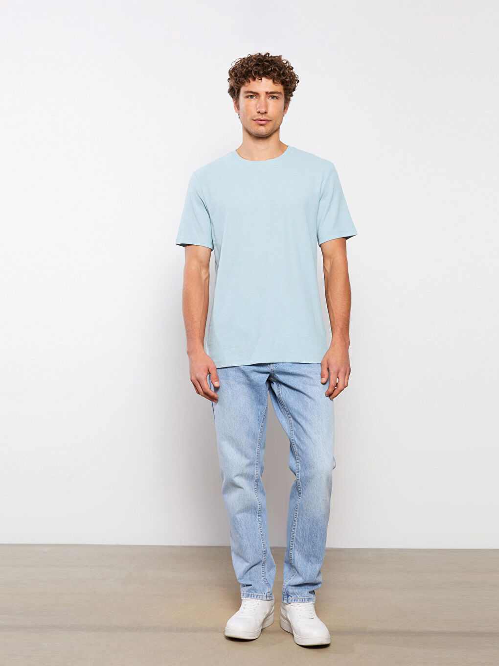 تيشيرت رجالي بياقة دائرية وكم قصير-1