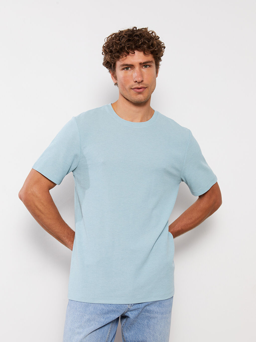 تيشيرت رجالي بياقة دائرية وكم قصير-2