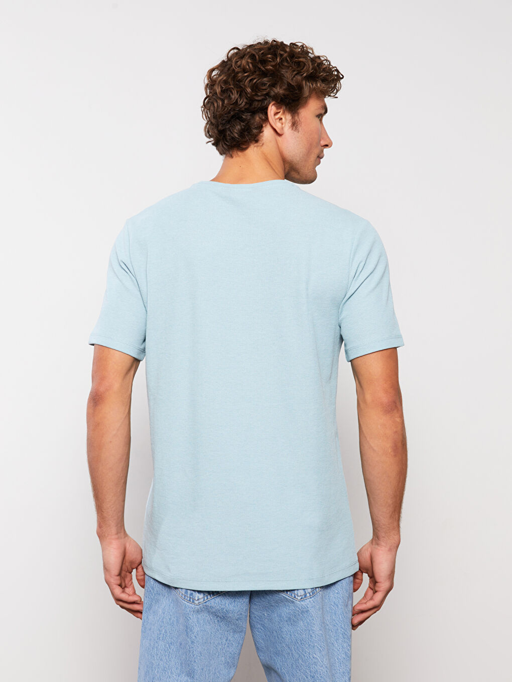 تيشيرت رجالي بياقة دائرية وكم قصير-4