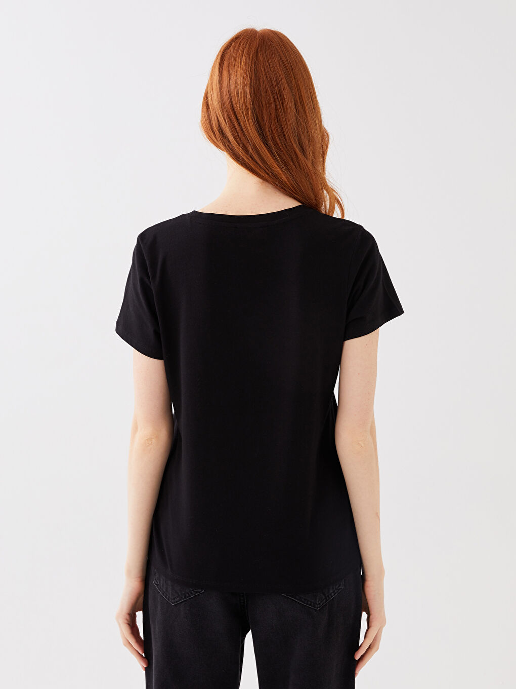 تيشيرت نسائي بياقة على شكل حرف V سادة بأكمام قصيرة-4