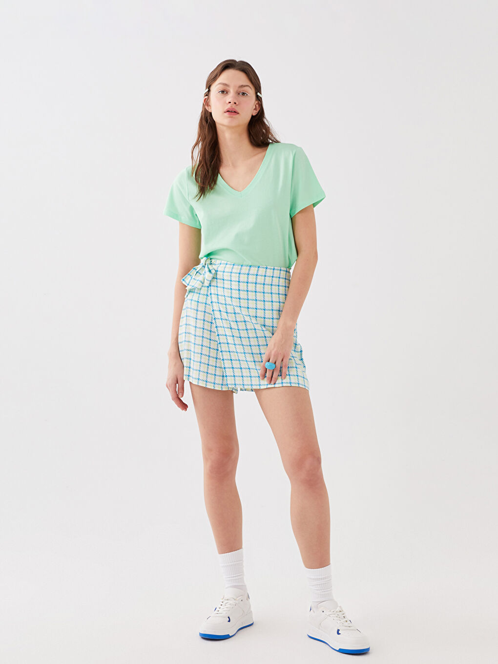 Tricou pentru Femei cu Mânecă Scurtă și Decolteu în V Simplu-2