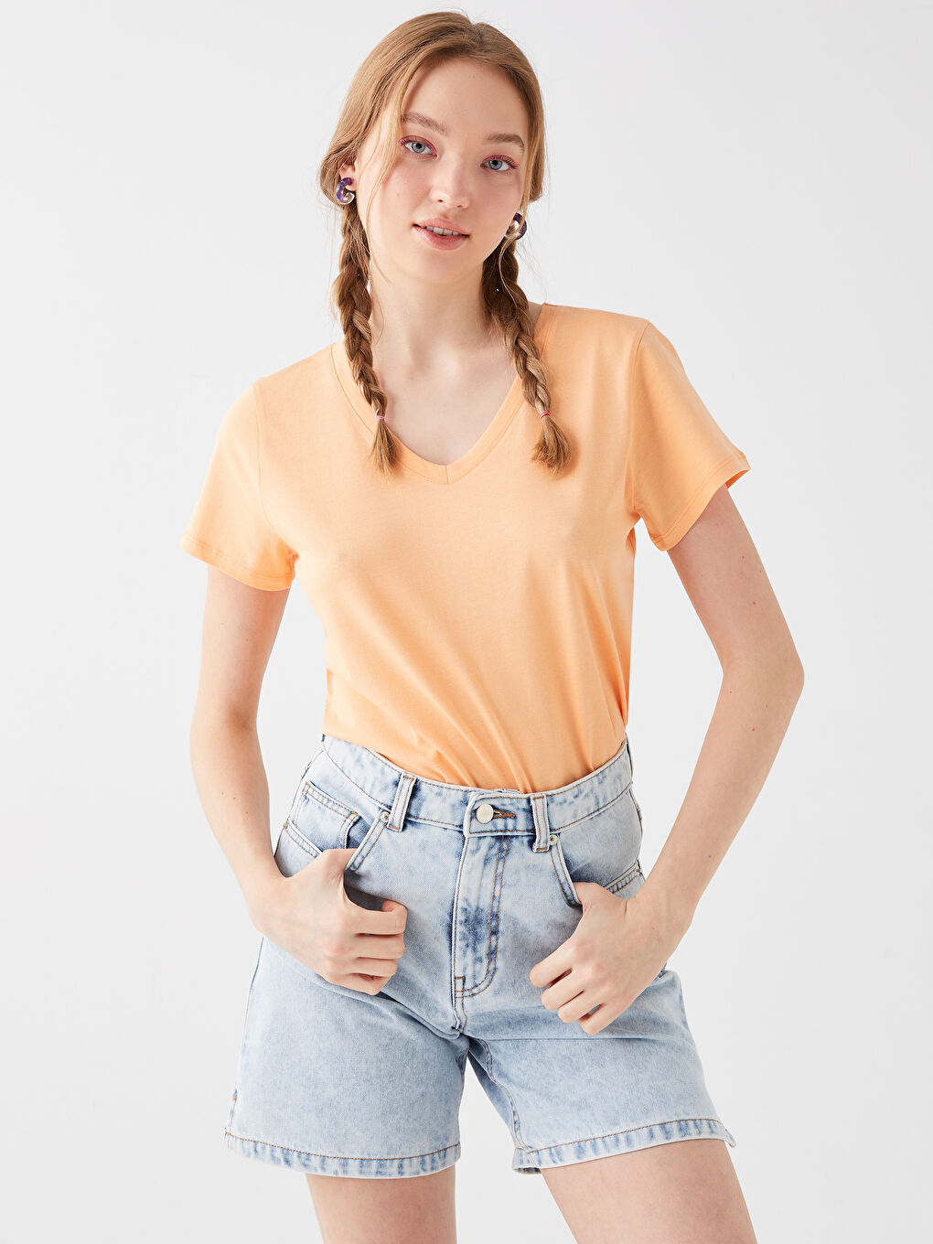 Turuncu V Yaka Düz Kısa Kollu Kadın Tişört