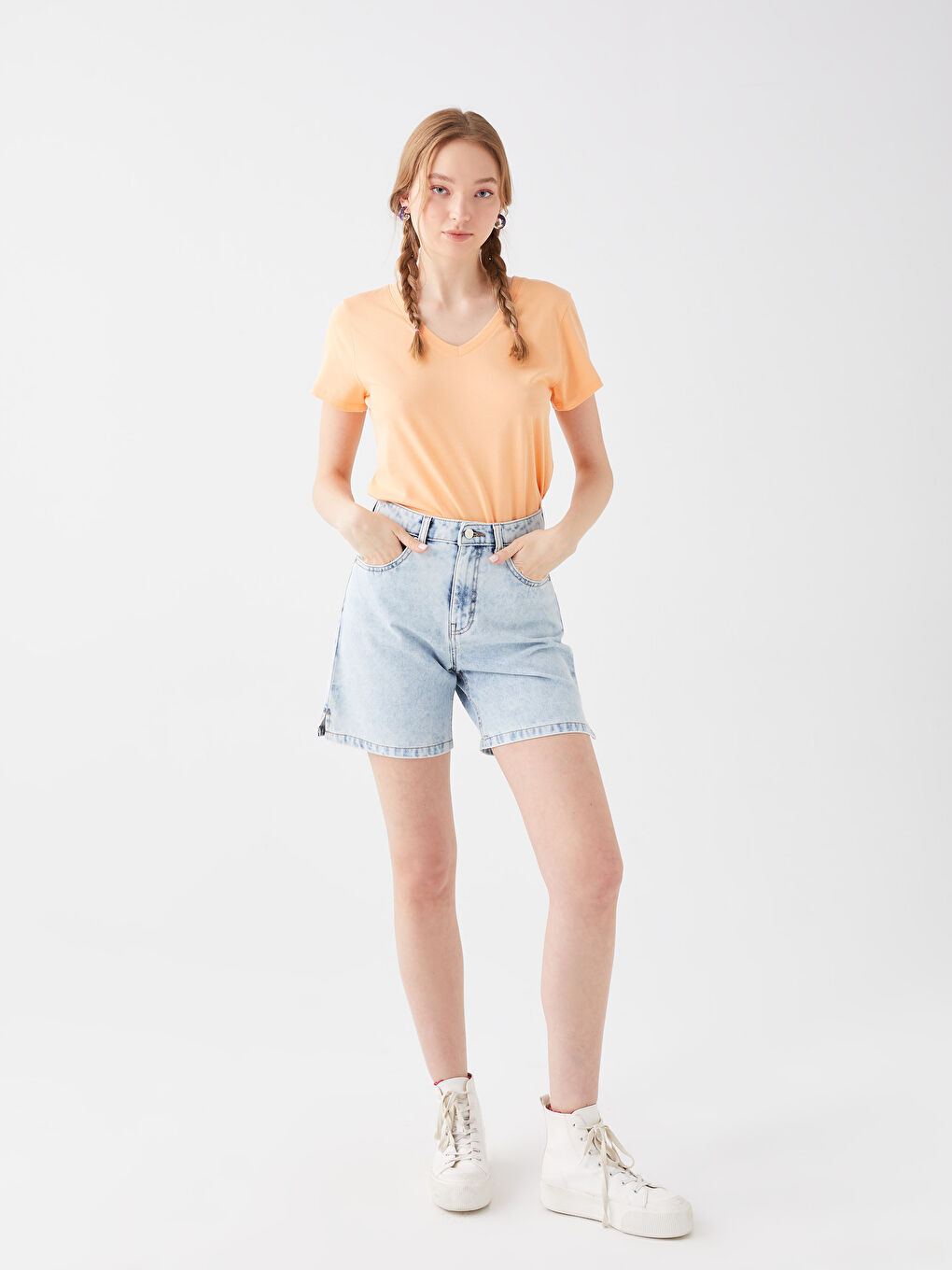 Turuncu V Yaka Düz Kısa Kollu Kadın Tişört-2