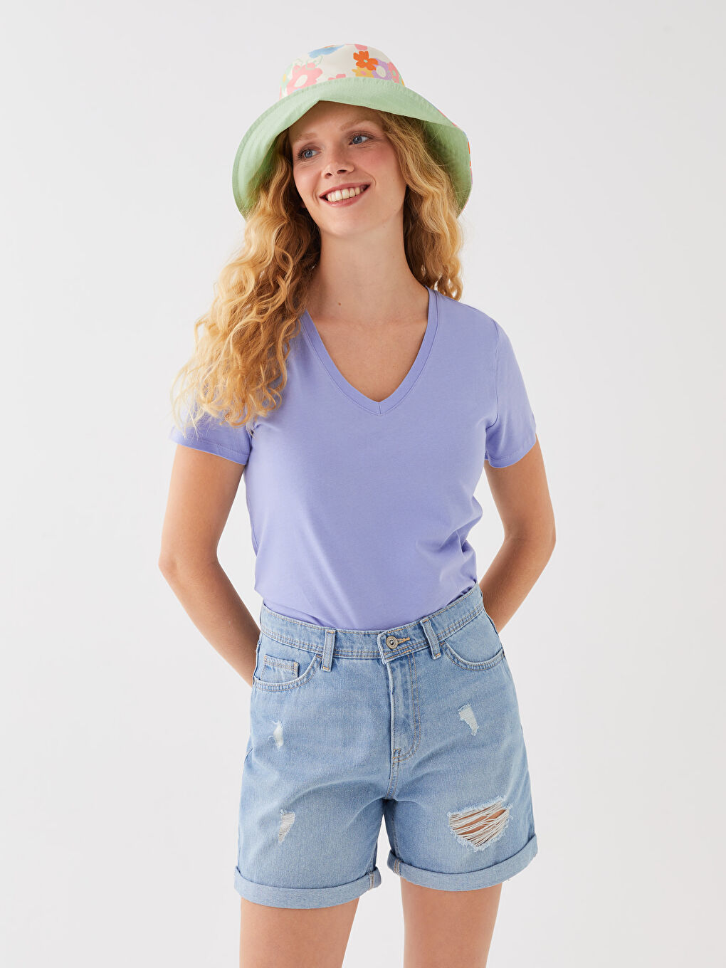 Женская футболка с V-образным вырезом и коротким рукавом-1