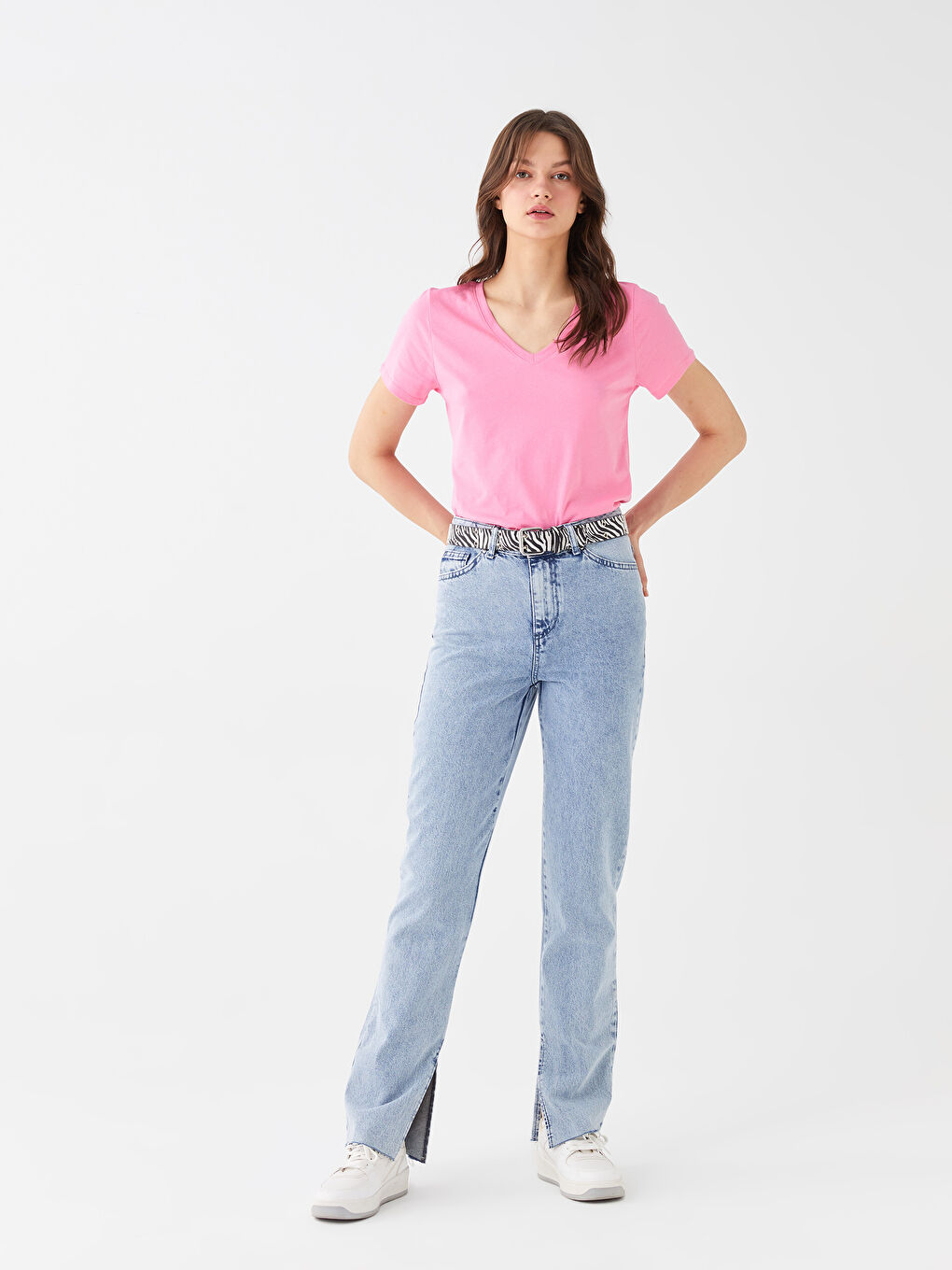 Pembe V Yaka Düz Kısa Kollu Kadın Tişört-2