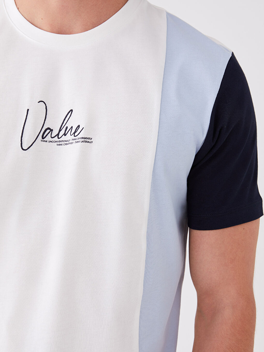 Beyaz Bisiklet Yaka Kısa Kollu Renk Bloklu Penye Erkek Tişört-3