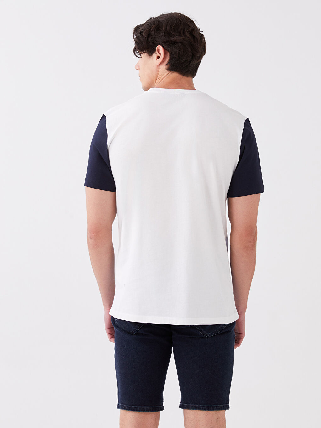 Beyaz Bisiklet Yaka Kısa Kollu Renk Bloklu Penye Erkek Tişört-4