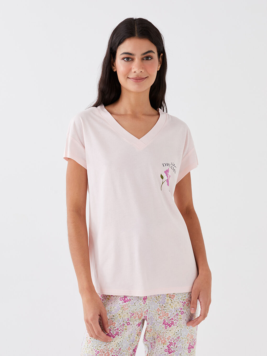 Ekru V Yaka Baskılı Kısa Kollu Kadın Pijama Takımı-1