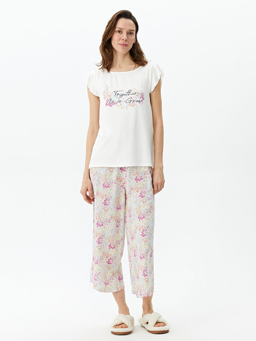 Ekru Bisiklet Yaka Baskılı Kısa Kollu Kadın Kaprili Pijama Takımı-2