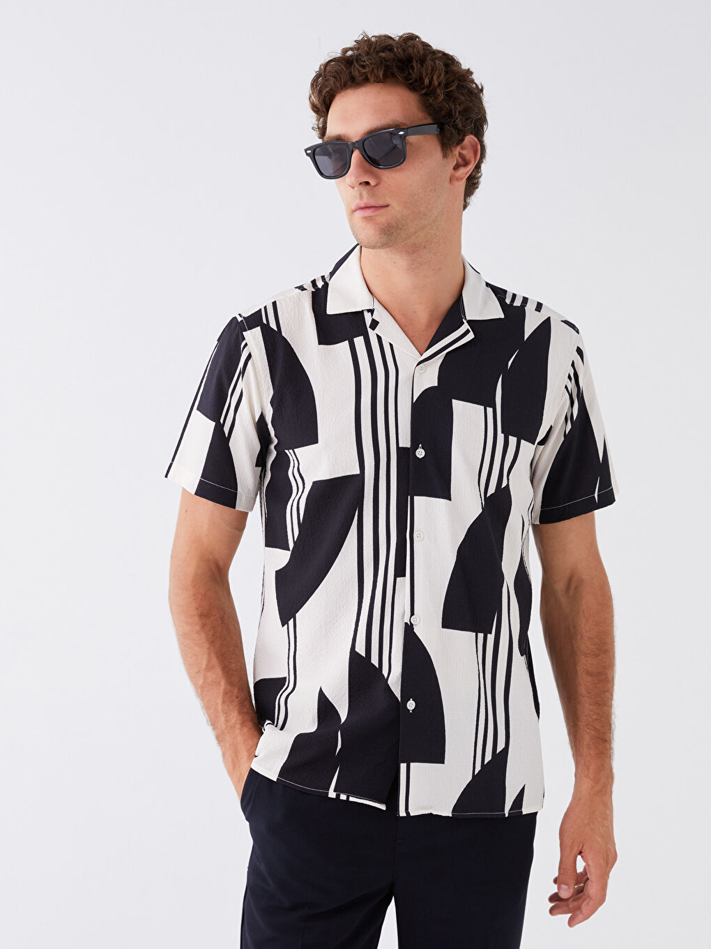 Beyaz Regular Fit Kısa Kollu Desenli Erkek Gömlek