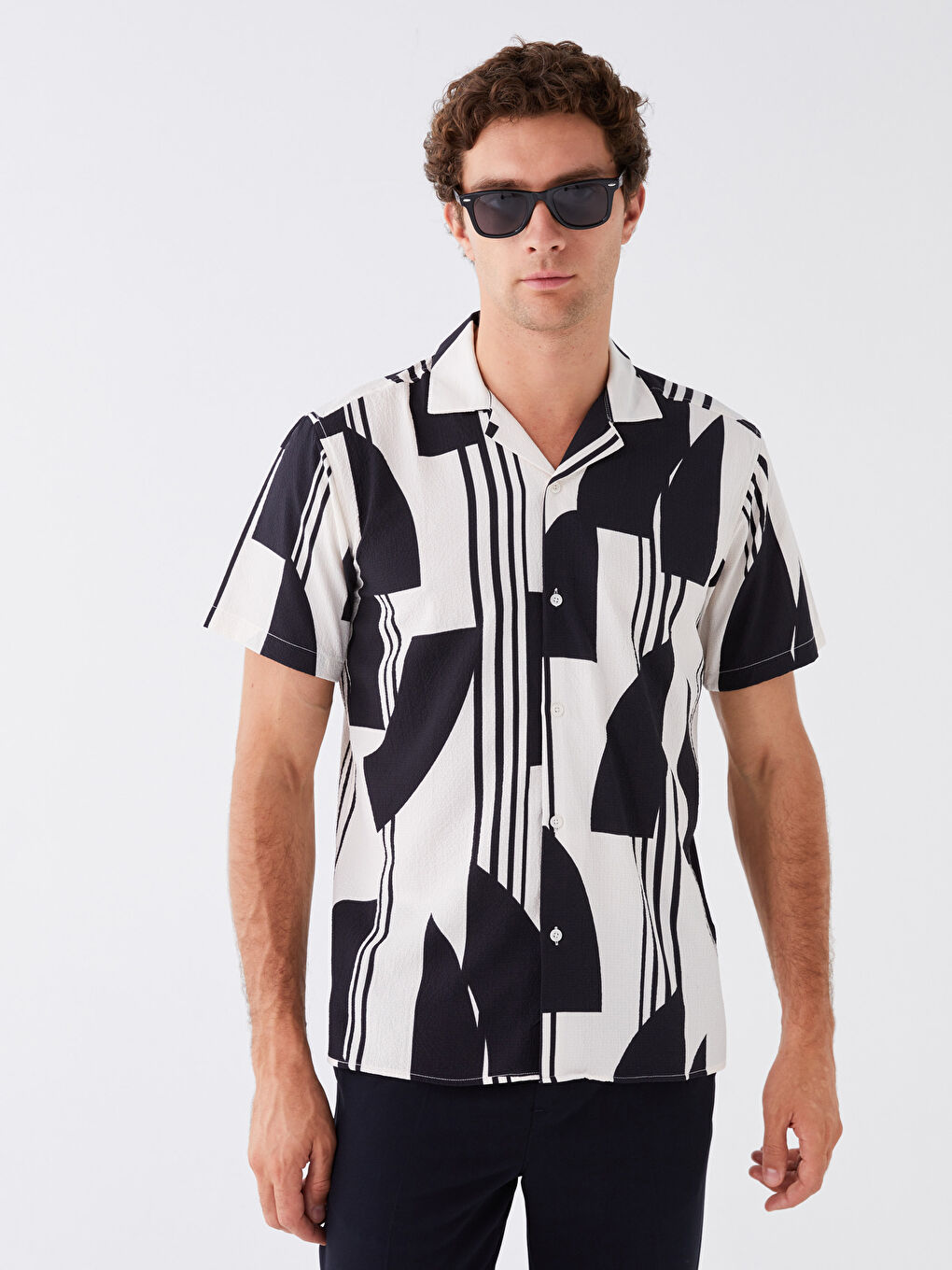 Beyaz Regular Fit Kısa Kollu Desenli Erkek Gömlek-1