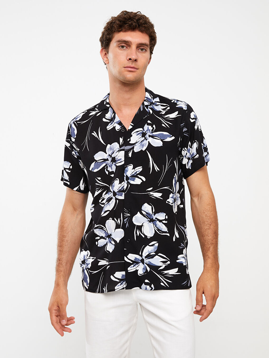 Bej Regular Fit Kısa Kollu Desenli Viskon Erkek Gömlek-1