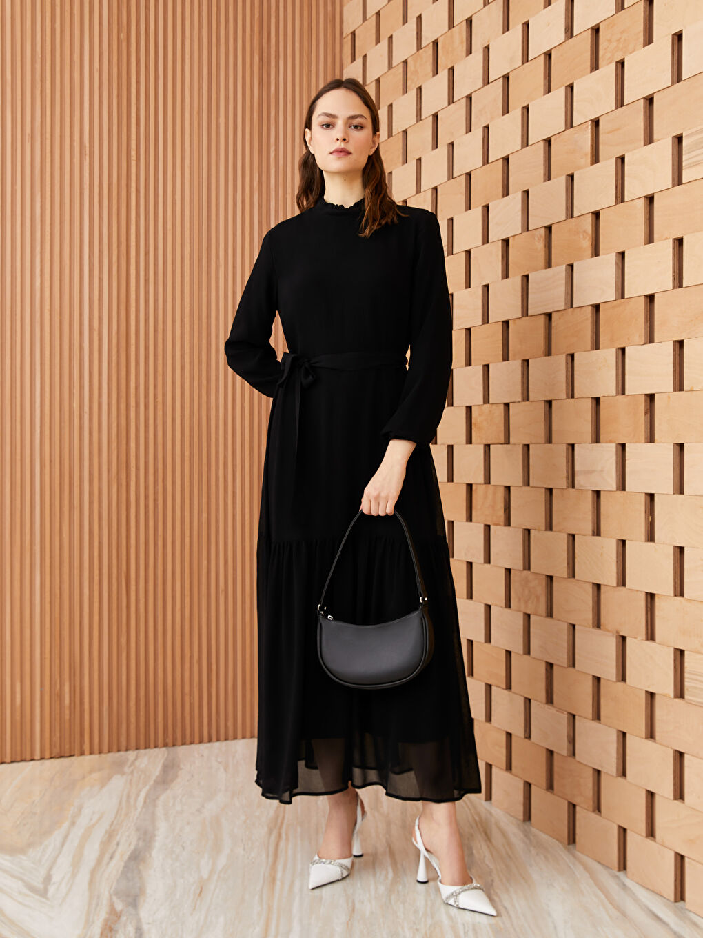 Siyah Deri Görünümlü Kadın Baget Çanta-1